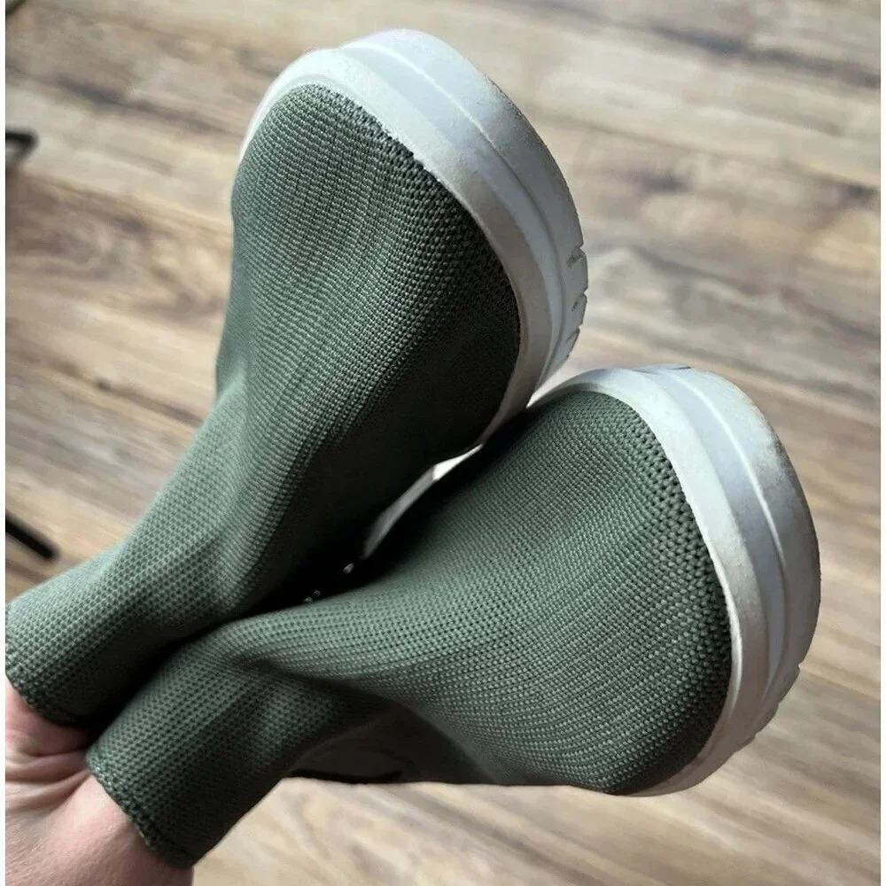 Blondo Olive Green Ankle Chelsea Boots Zip Waterproof Knit Size 8.5 Women’s